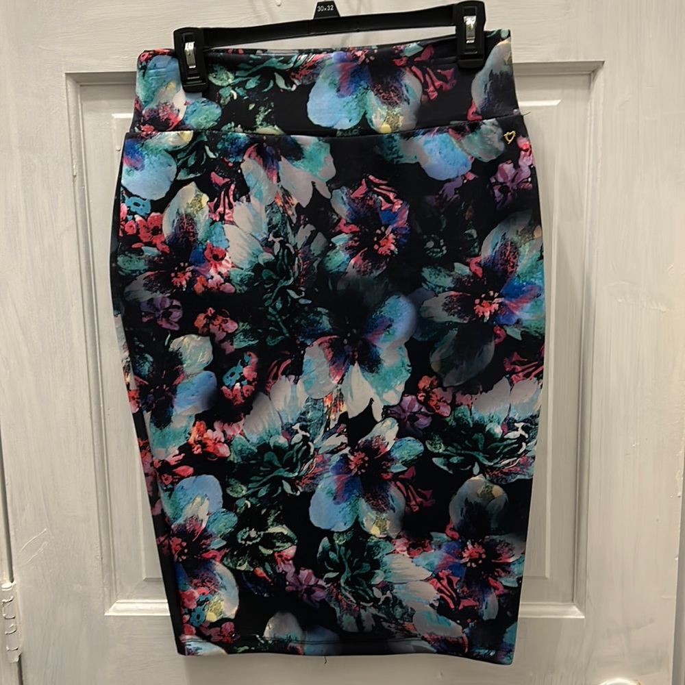 Beautiful floral all season pencil skirt! Looks like a watercolor painting,